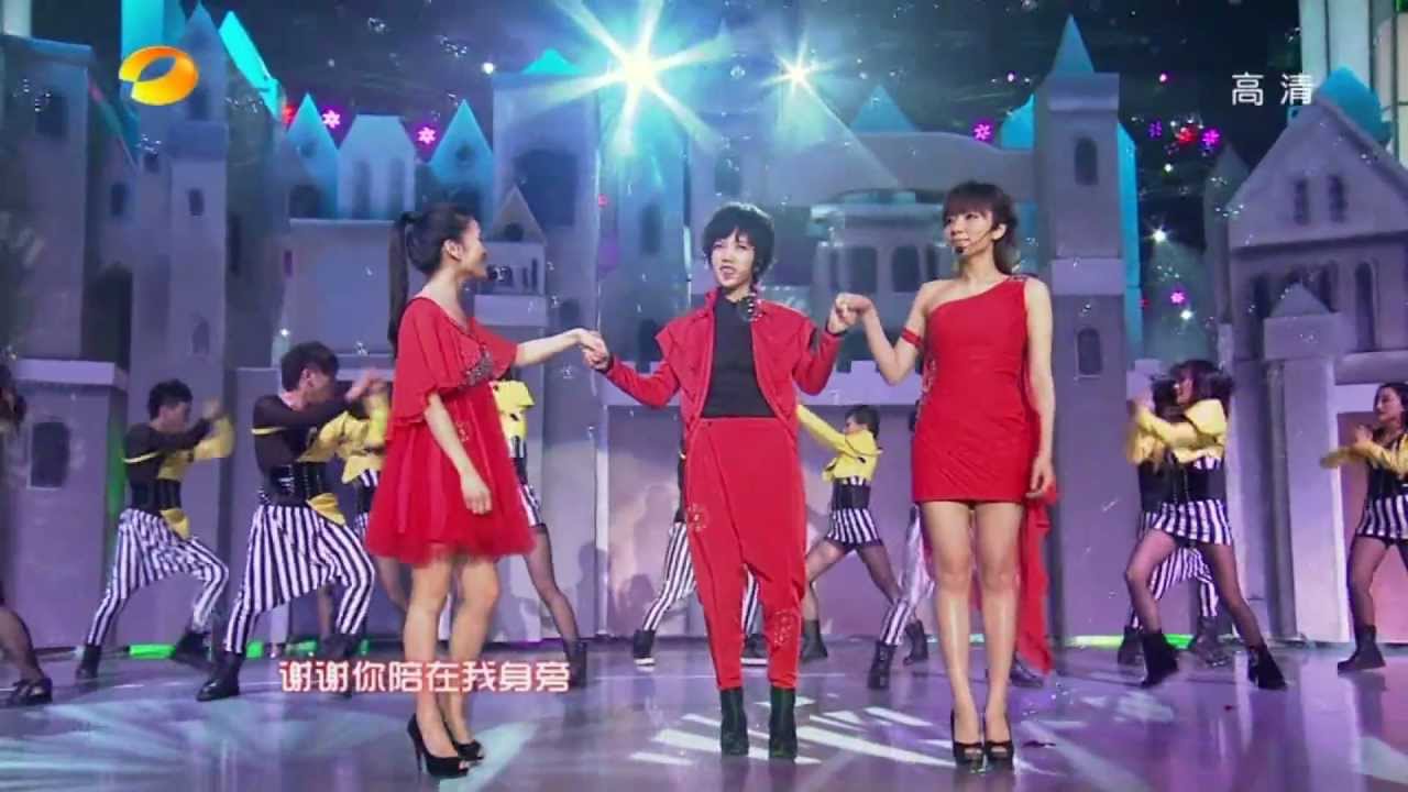 [HD][live] 2009 Super Girls 黄英刘惜君李霄云 - 唱得响亮 Singing clearly