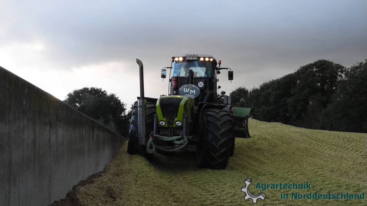 Claas Xerion 3300 Trac VC beim walzen [Sound/Hundegang]