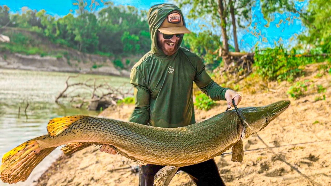 It Finally Happened!! Hunting River Monsters in TRINITY RIVER (Alligator Gar) with Smoke N’ FISH