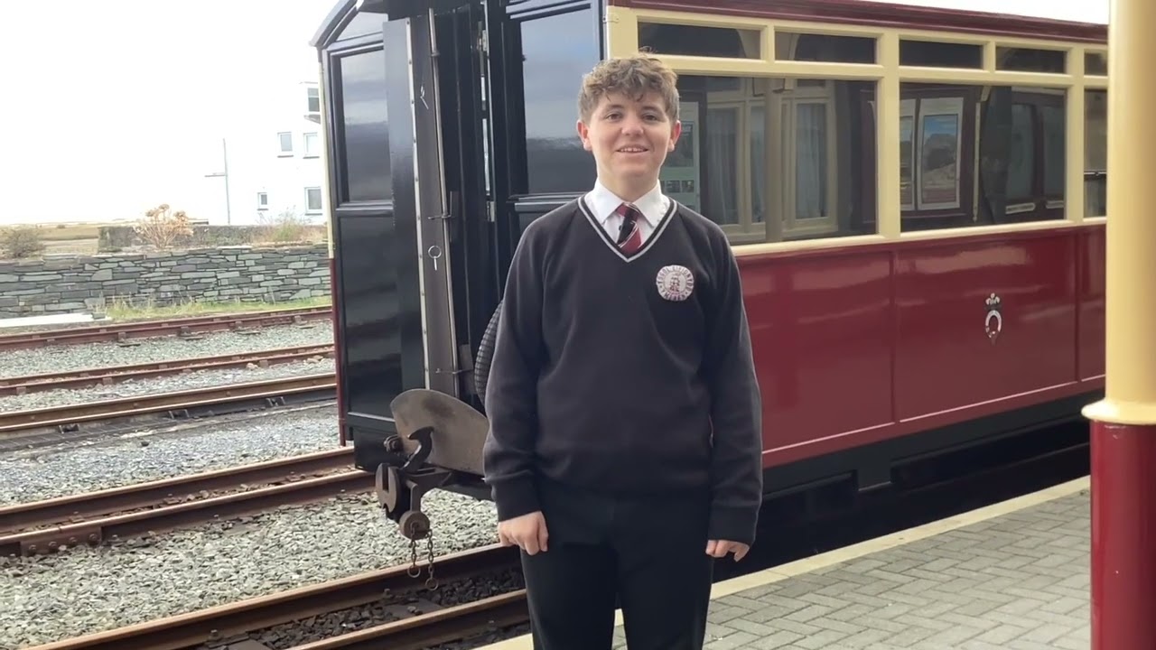 Ffilm Ysgol Uwchradd Eifionydd - O'r graig i'r to.
