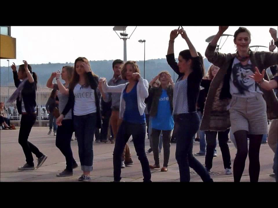 Flashmob UNICEF au Lycée Duby