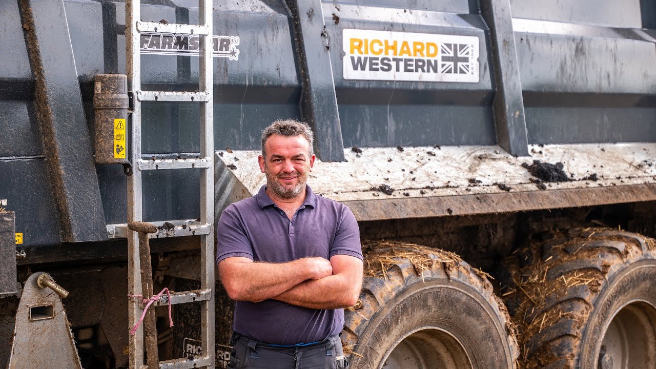 Review of the Richard Western FBS16 Muck Spreaders - E S BATLEY & SON