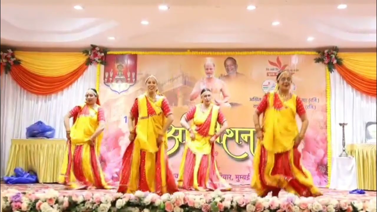 #pulakmanch #gurubhakti #groupperformence #jainbhajan #pulaksagarjimaharaj #traditionaldres #viral 
