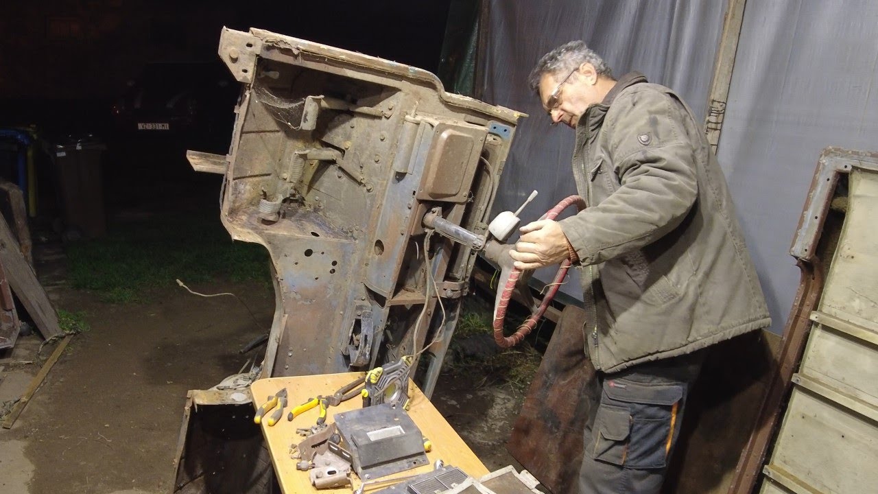 Land Rover Series 2a Restoration Part 11 Bulkhead Disassembly