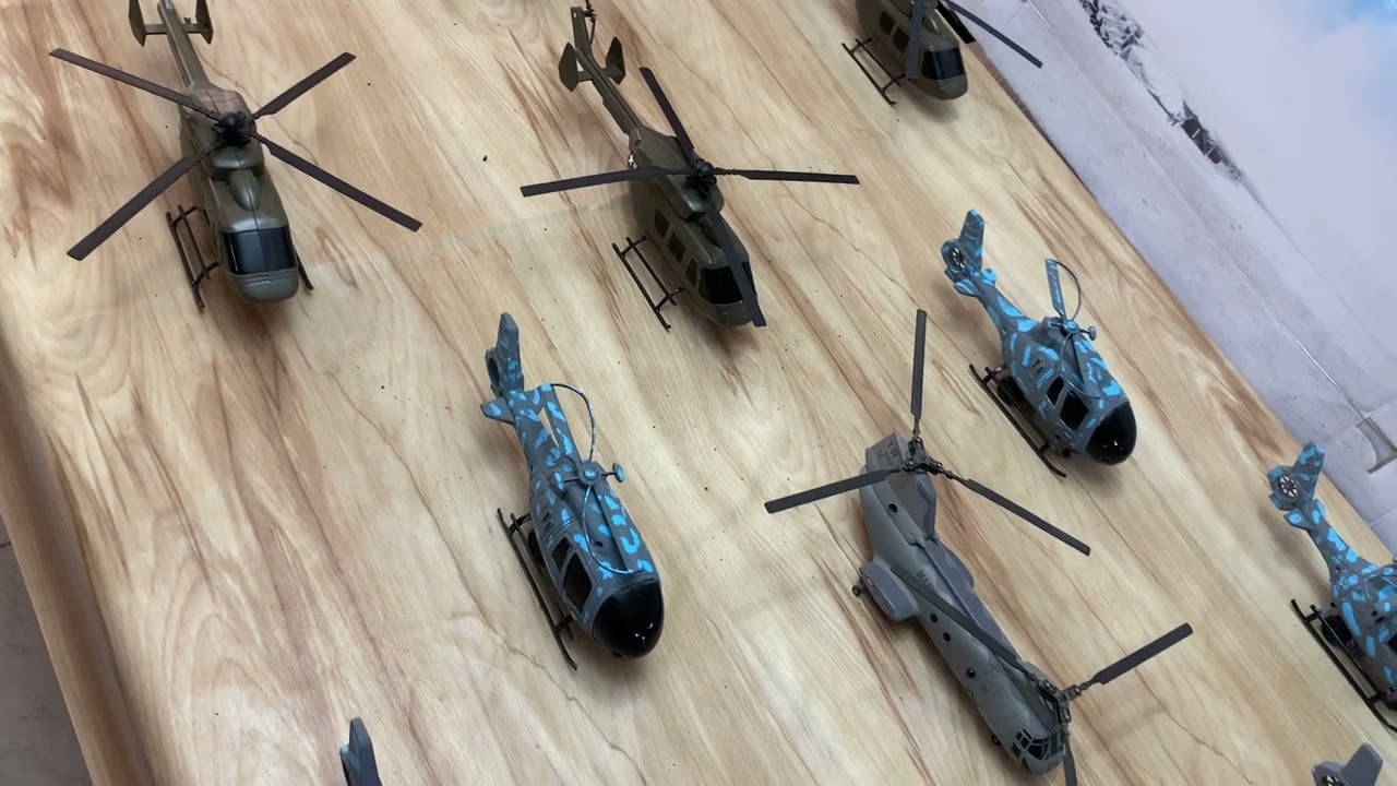 Mis helicópteros de juguete.