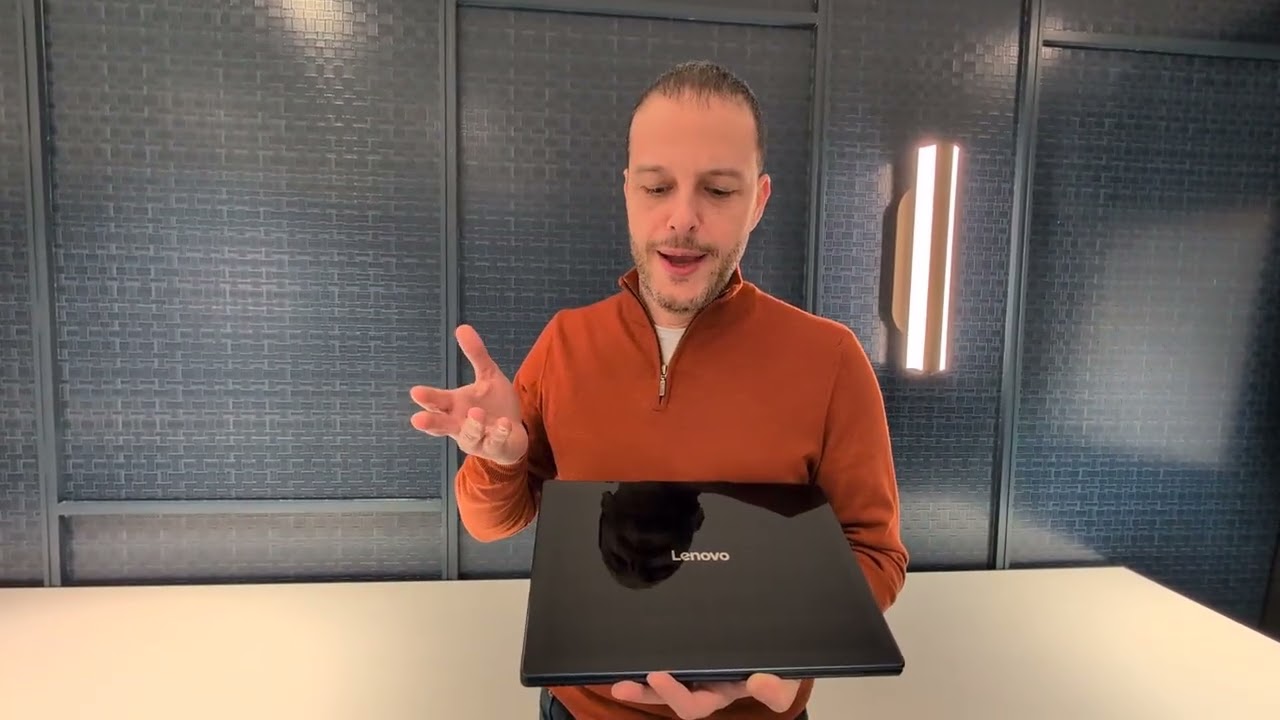 Lenovo Yoga Solar PC Concept Showcased at MWC2025