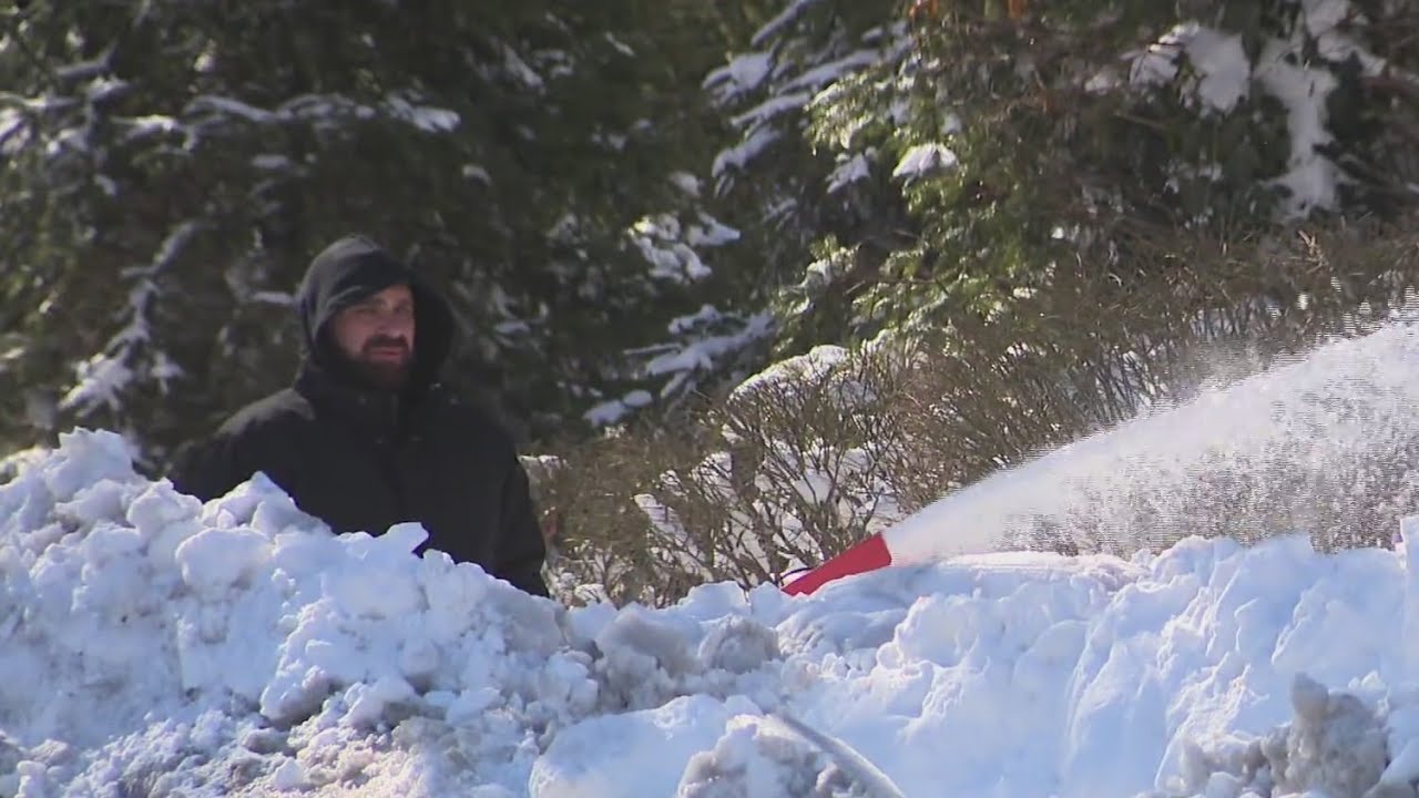 Long Island continues to dig out of massive snow piles