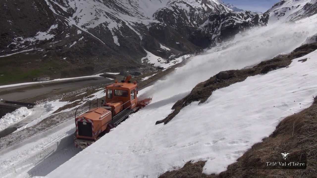 Déneigement Route du Col de l'Isèran 2013 (SAVOIE)