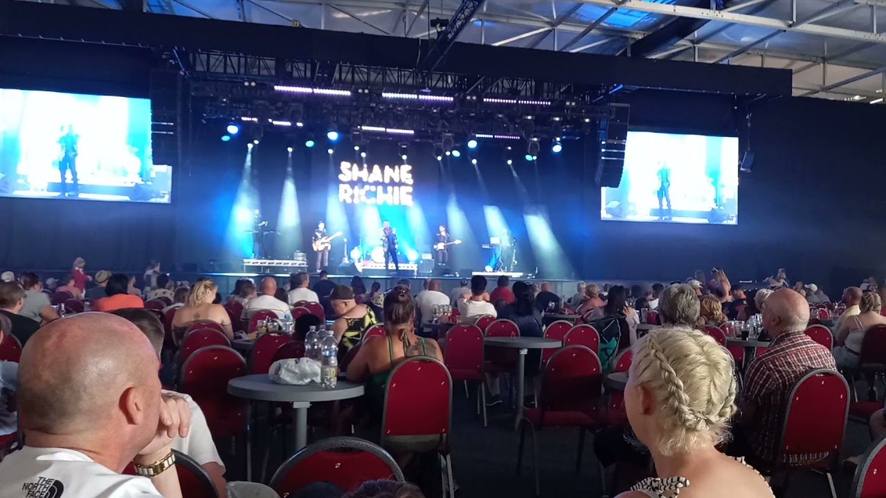 shane Richie in butlins!!!