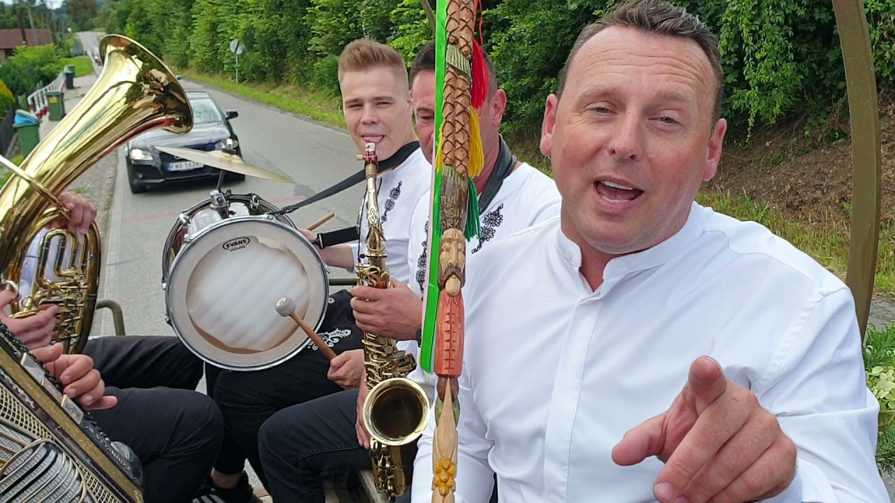 Mom jo koniśia ‼️‼️ jazda z młodymi bryczkami ❤❤‼️ @SzalonyDrużba  👑👑