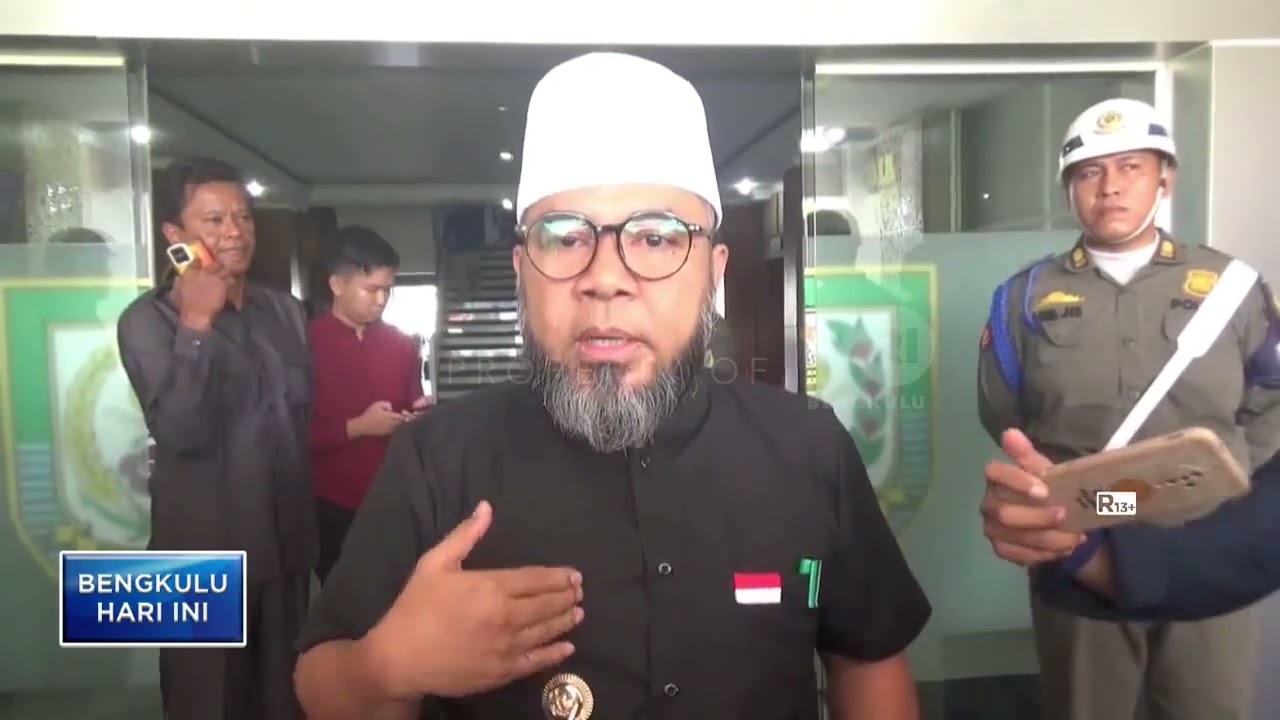 GUBERNUR BERHENTIKAN SEMENTARA KEPALA HINGGA OPERATOR SMAN 5