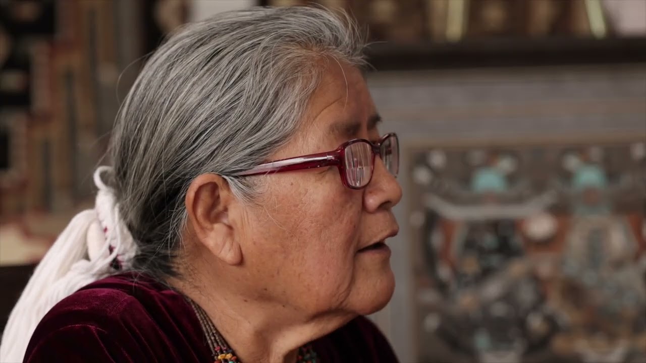 Navajo Sandpainter Rosie Yellow  | A Tanner Trading - Shutterfreek production