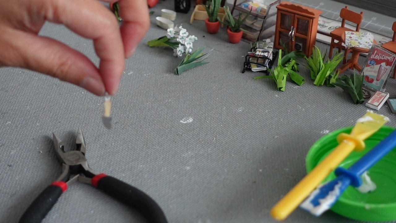 Miniature DIY Ice Cream Shop IV: Knife