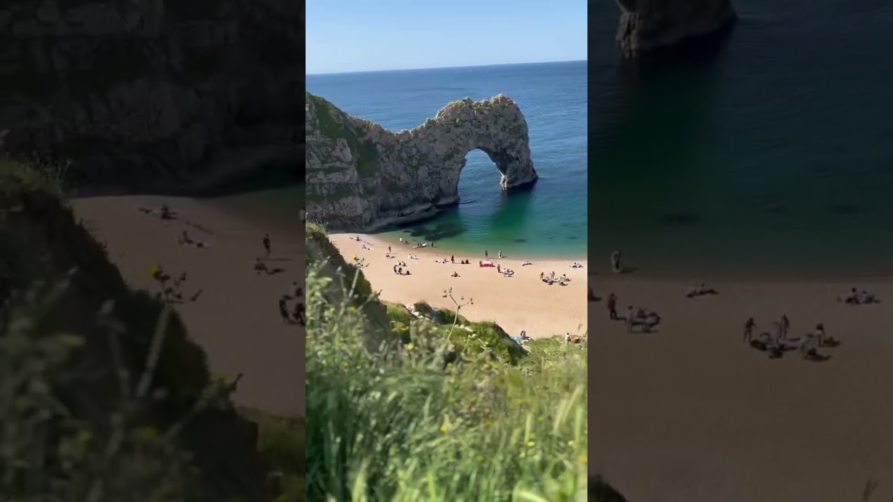 A great British holiday along the Jurassic Coast 🦖 #jurassiccoast #dorset #durdledoor
