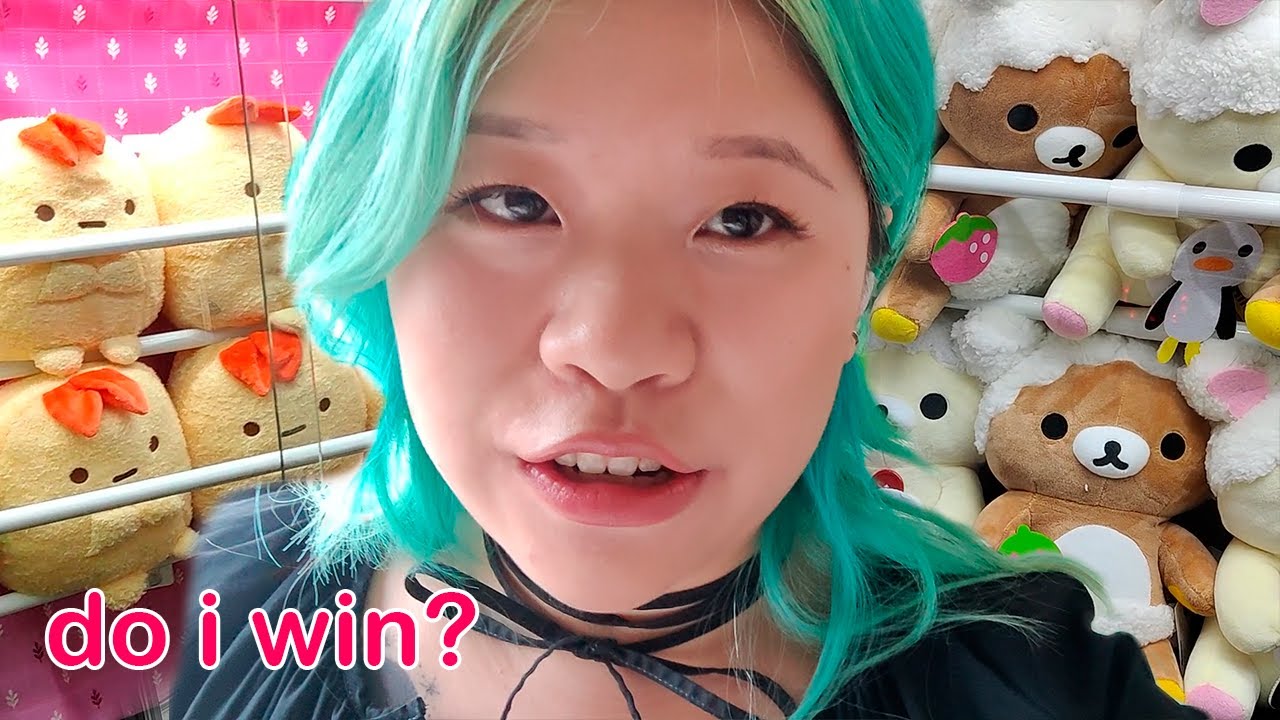 playing Japanese CLAW MACHINE (UFO Catchers) and ARCADE games | Round 1