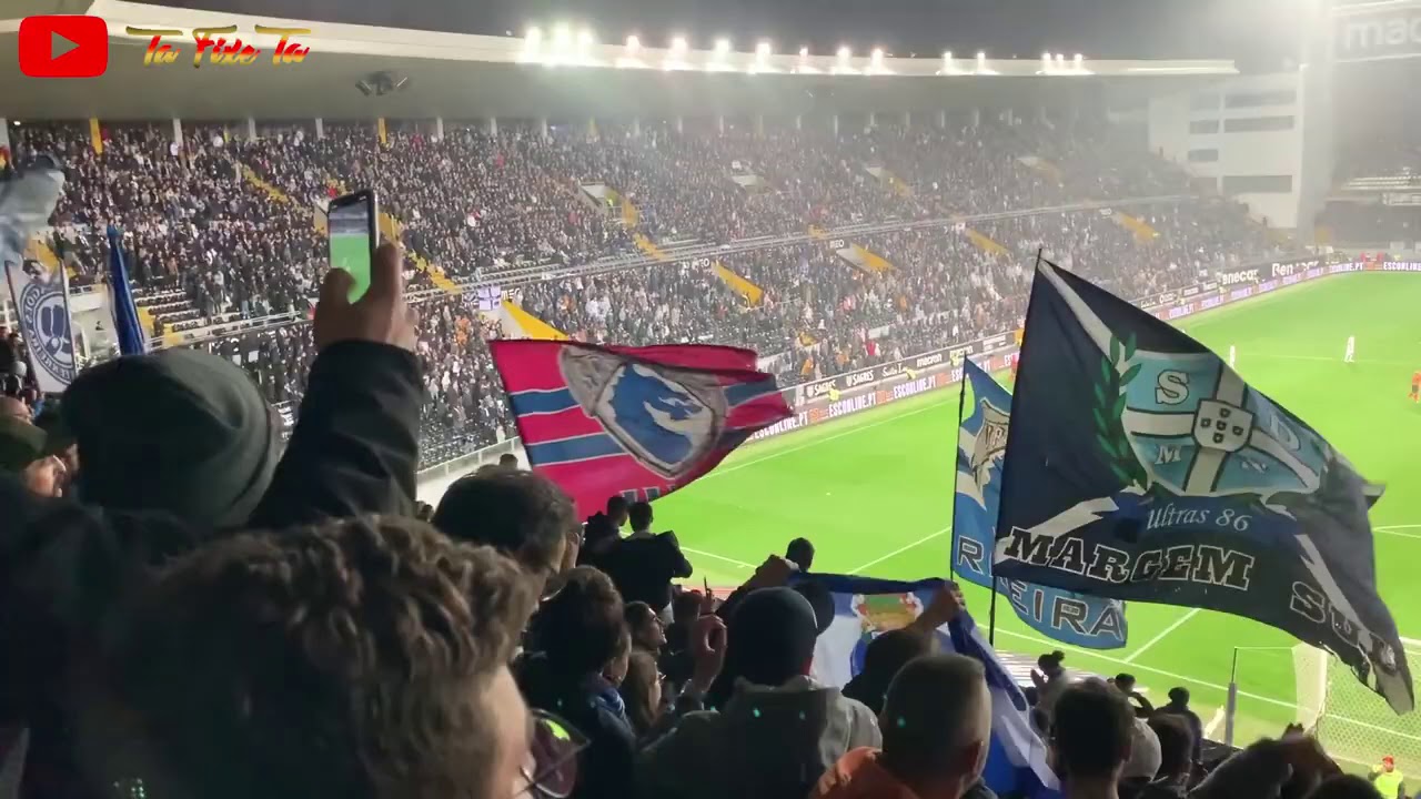 Super Dragões - V. Guimarães vs FC Porto (Invasão a Guimarães)