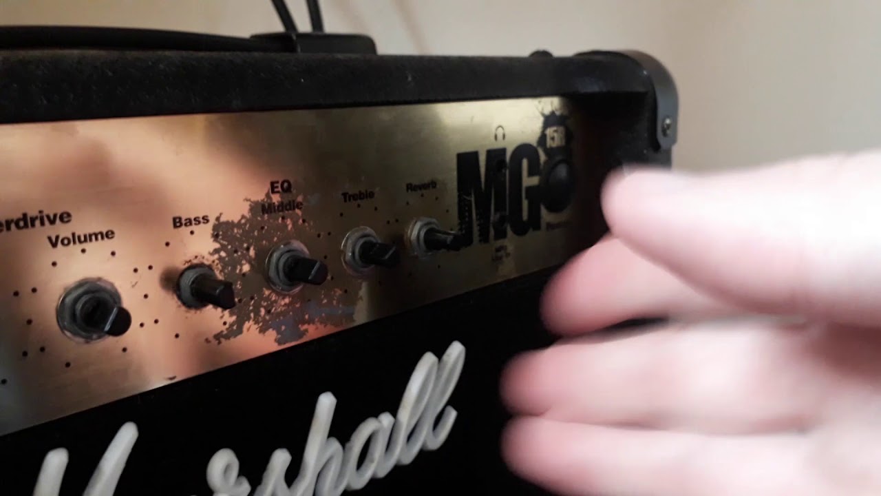 Fender Champions 20 vs Marshall MG15 R