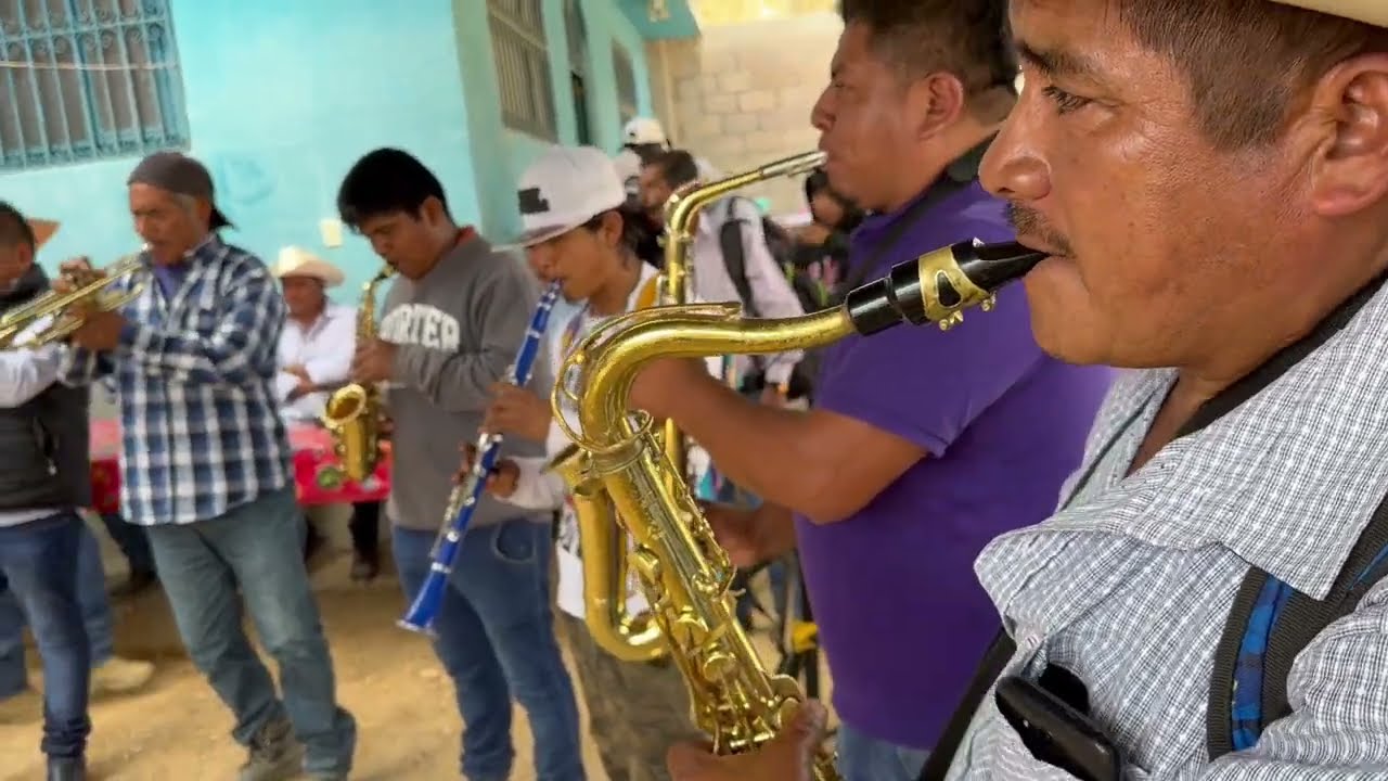 LA FUSIÓN ENTRE LAS 2 PODEROSAS BANDAS DE TENEXCA GRO.🔥🔥 - mire nomás que bonito suenan los instru