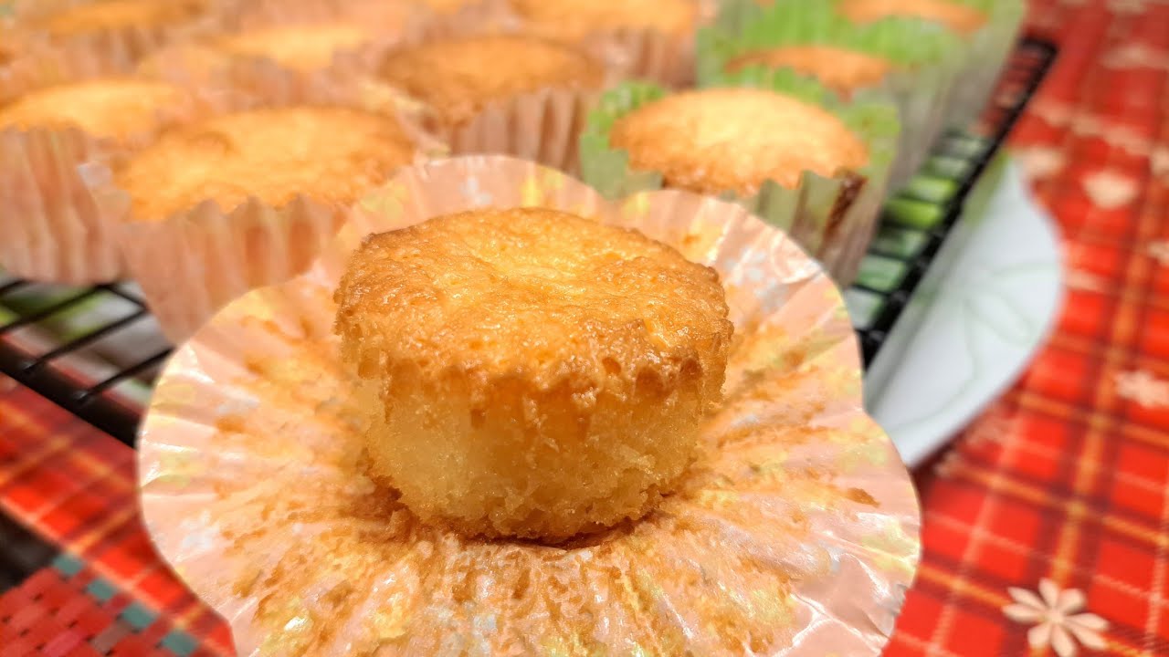 Easy Yummy Coconut Macaroons《Note: lessen the condensed milk/sugar according to your preference😉》