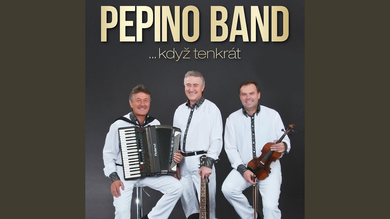Čtyři páry bílejch koní