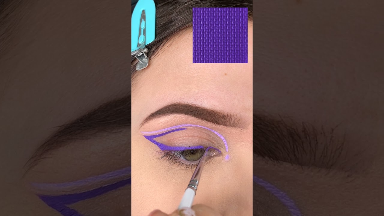 PURPLE GRAPHIC EYELINER TUTORIAL | #shorts #eyeshadowtutorial #graphiceyeliner