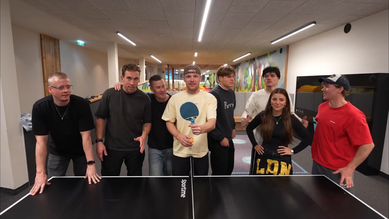 TAFELTENNIS MET RANDOM OBJECTEN 😂😂 #4511