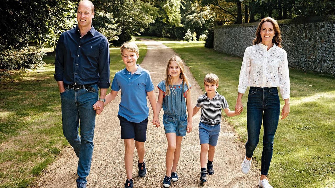 Prince William and Kate Middleton Rock DENIM for Family Christmas Card!