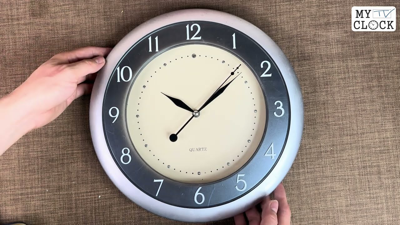 PEARL 32cm Round Silent Wall Clock パール 丸型静音壁掛け時計
