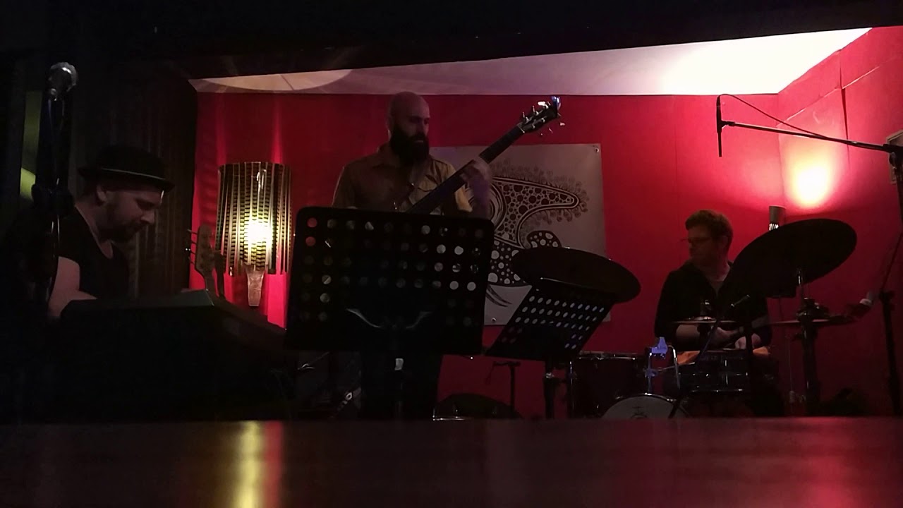 Ensemble X (Sebastian Studnitzky, Şent&uuml;rk &Ouml;ztaş, Ekin Cengizkan)