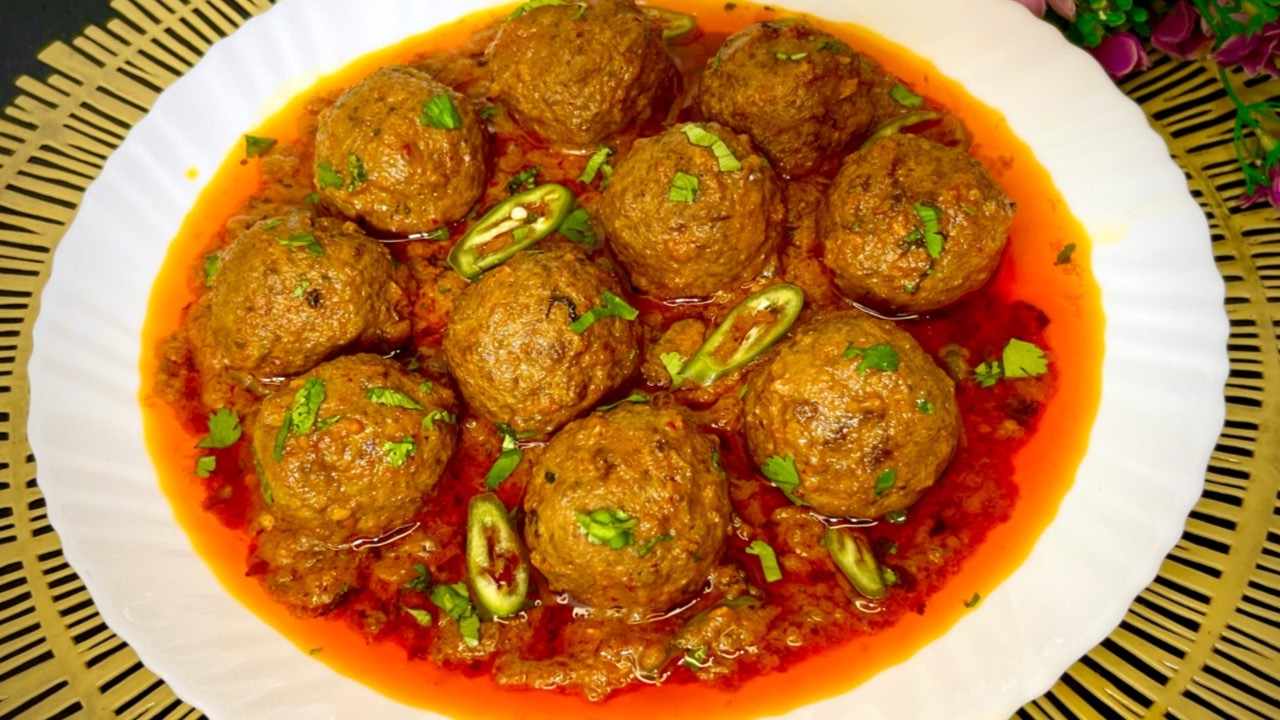 Beef Kofta Masala Recipe | Sehri Special Kofta Masala | Bushra ka kitchen 2020
