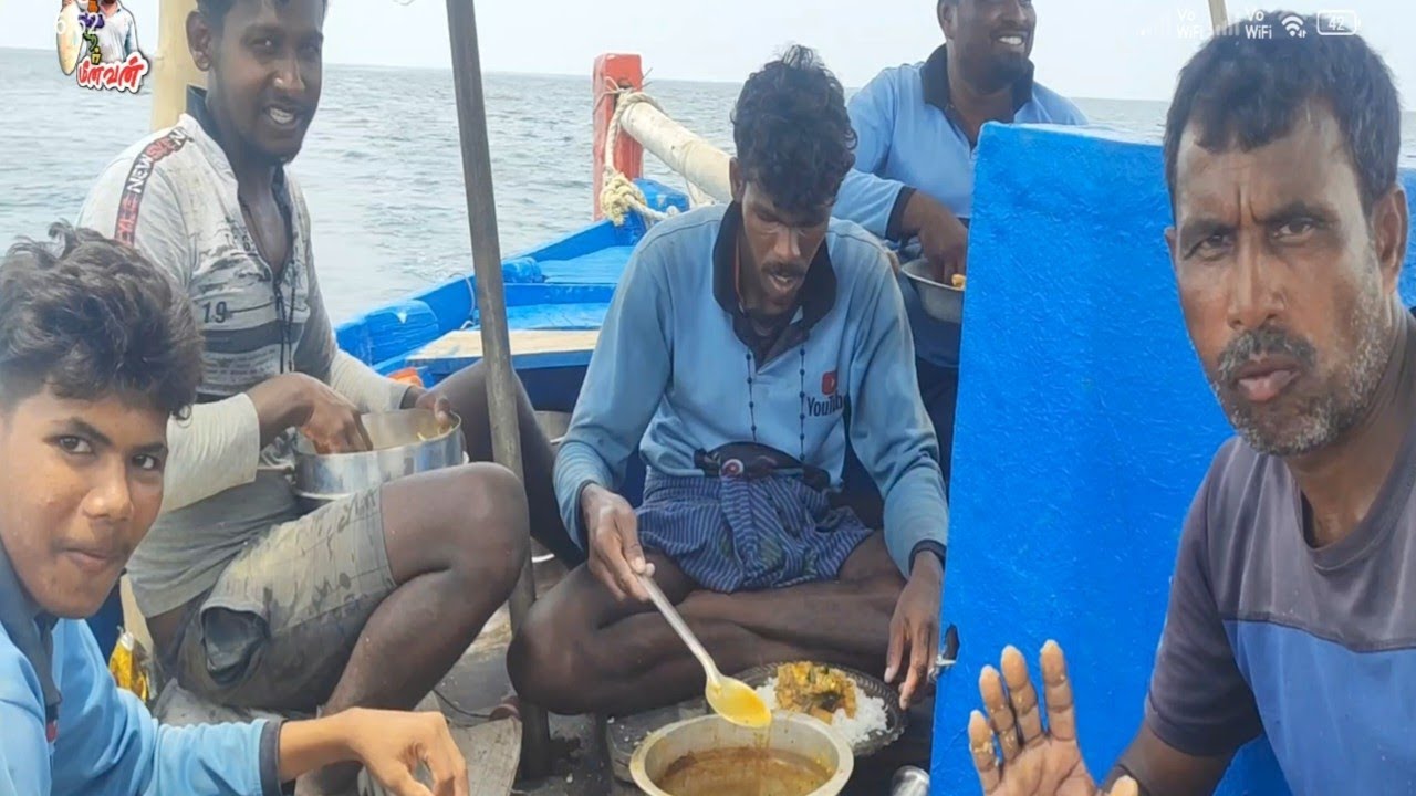 மஞ்சள் கட்டா மீன் பொட்டு நண்டு சமையல் சப்பாடு - mookkaiyur meenavan