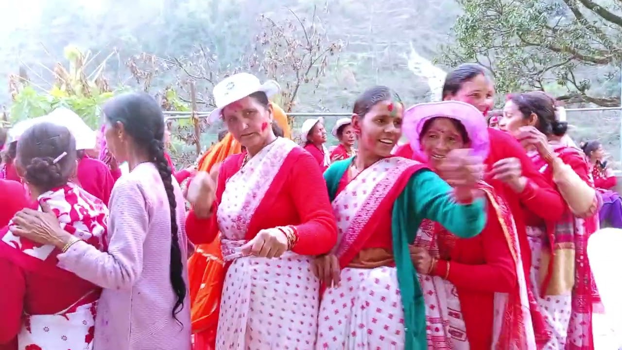 Holi 2026 #holi2026 #holispecial #holireels #pahadiculture #dance #hapoyholi #love 