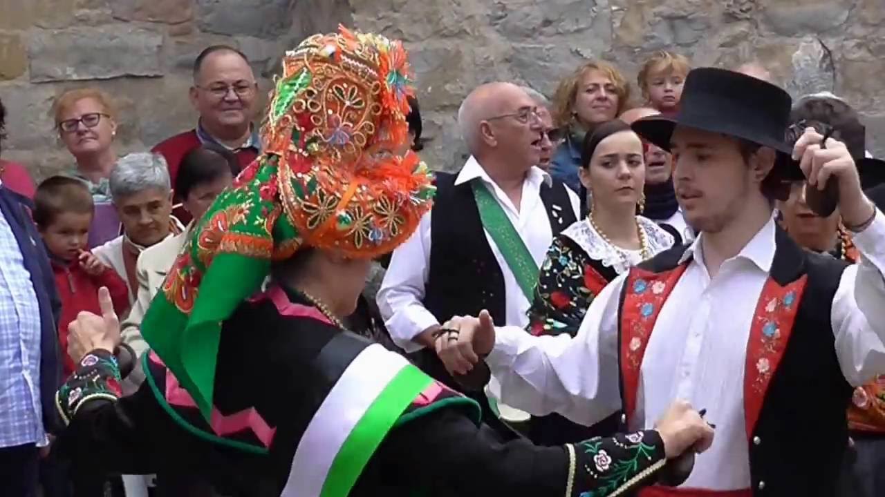 BAILES EXTREMEÑOS EN EL DÍA DE EXTREMADURA EN PAMPLONA 2016