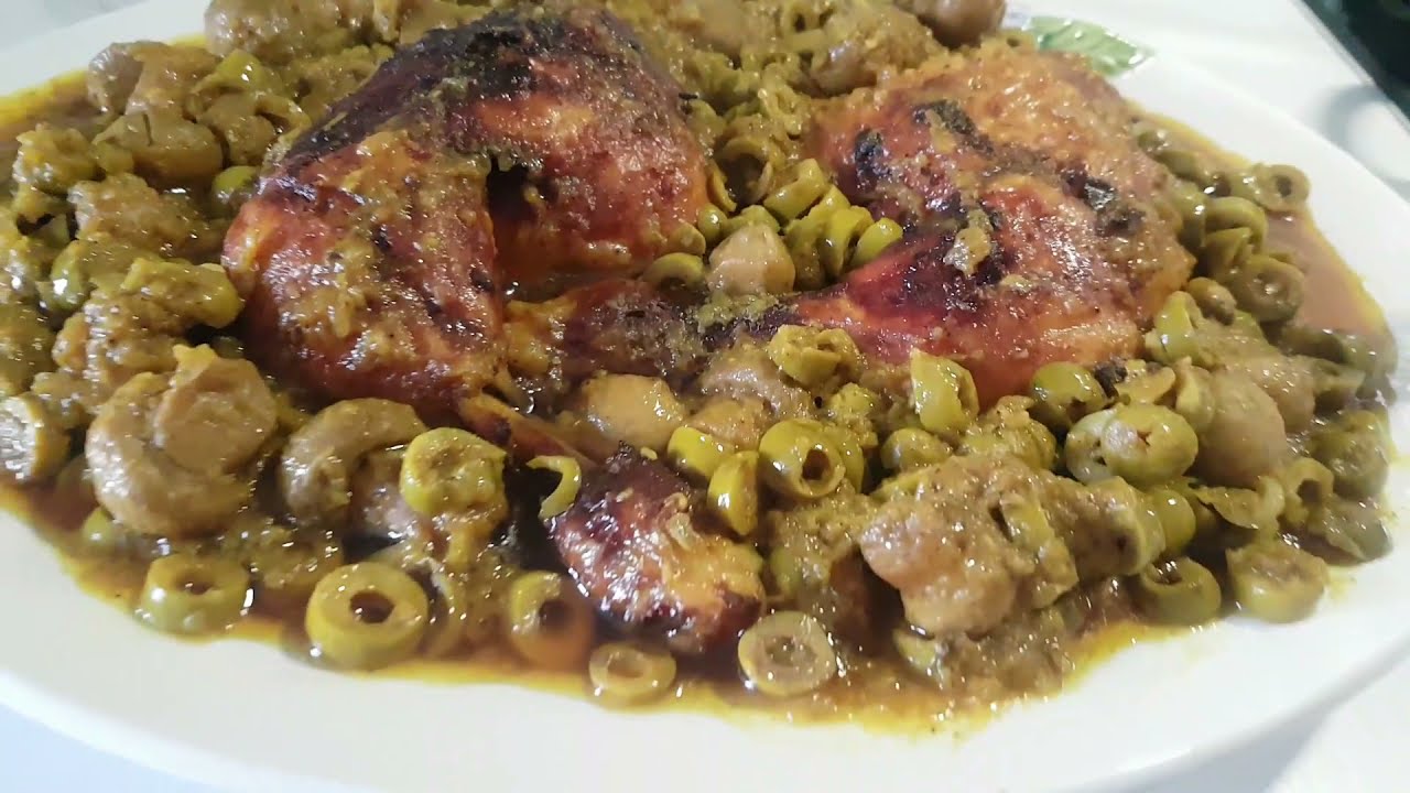 POULET MHAMAR AUX OLIVES ET CHAMPIGNONS