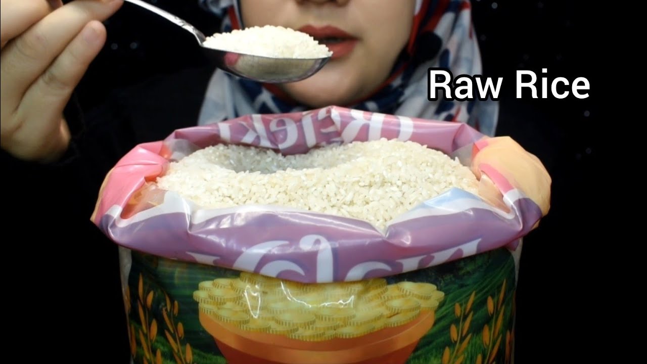 ASMR RAW RICE EATING|| MAKAN BERAS DI KARUNG PLASTIK