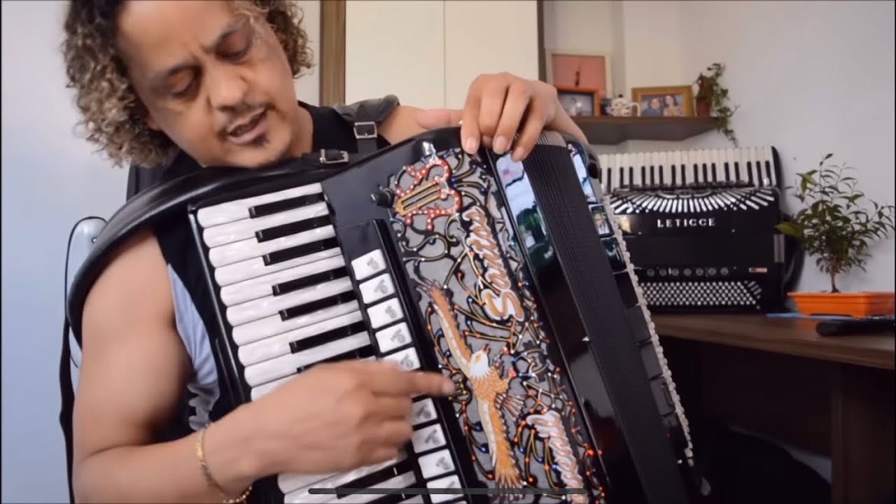 Mestre Jovenil Santos - Jogo de fole + restauração do #acordeon #gaita #sanfona #accordion