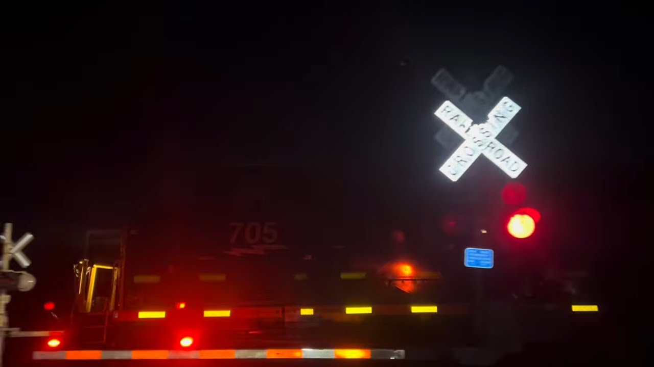 CSX E444 leaving Georgia Pacific in Rincon, GA!