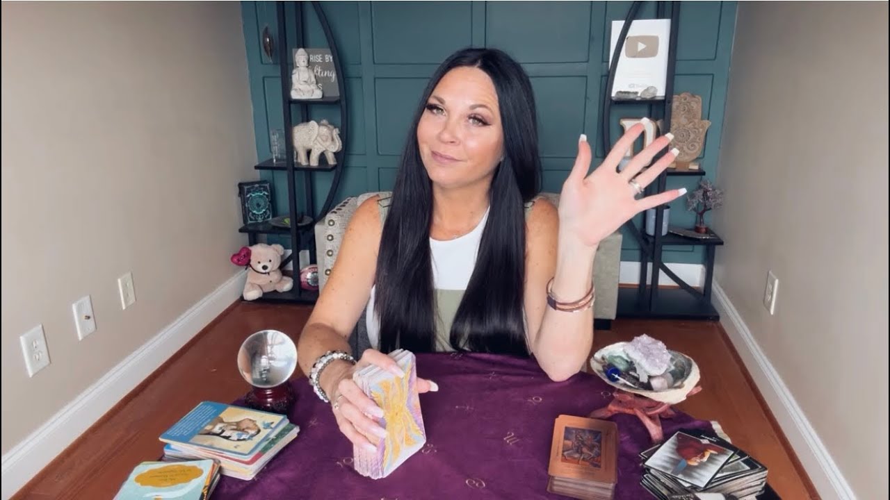 ТЕЛЕЦ ♉ С кем вы имеете дело? Этот человек вас серьёзно недооценивает 👀🔥 | Гадание на картах Таро...