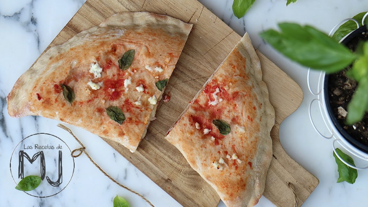 Pizza calzone rellena de queso y jamón: receta napolitana