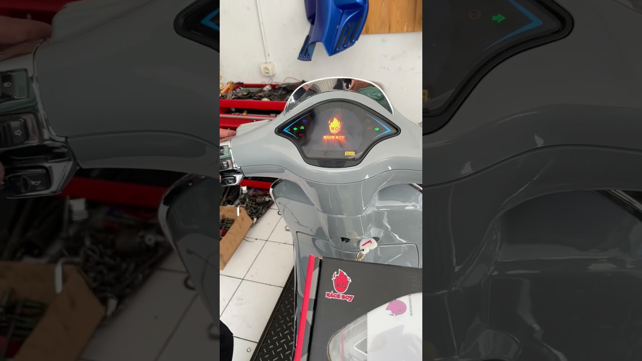 Install spedometer raceboy for vespa sprint #vespamodificationstyle #vespaindonesia #fyp #racebox
