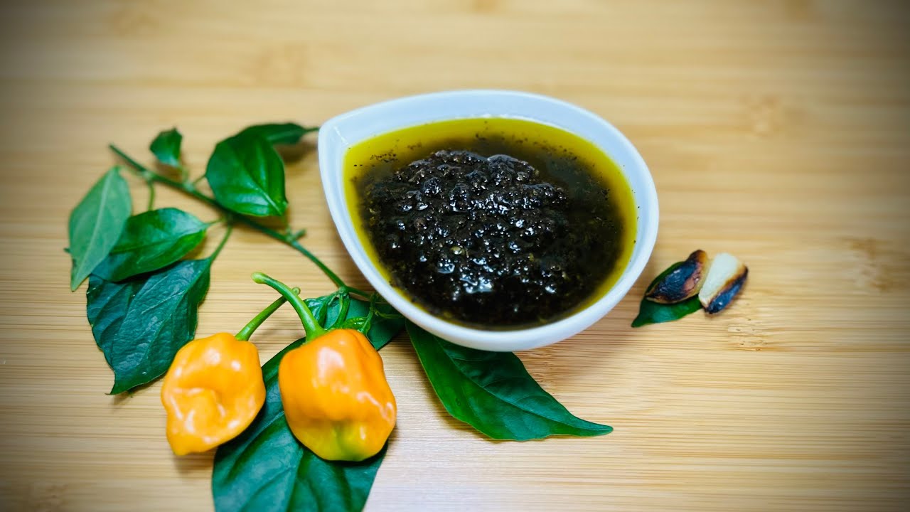 Salsa Negra de Habanero y Ajo