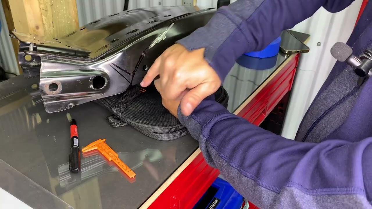 VROD REAR FENDER CUSTOMIZATION AND ECM RELOCATION (PART 2of3)