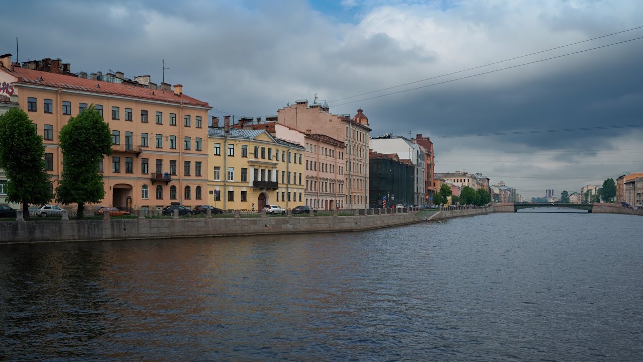 🇷🇺 4K SAINT PETERSBURG. A quiet spring morning on Fontanka river. 