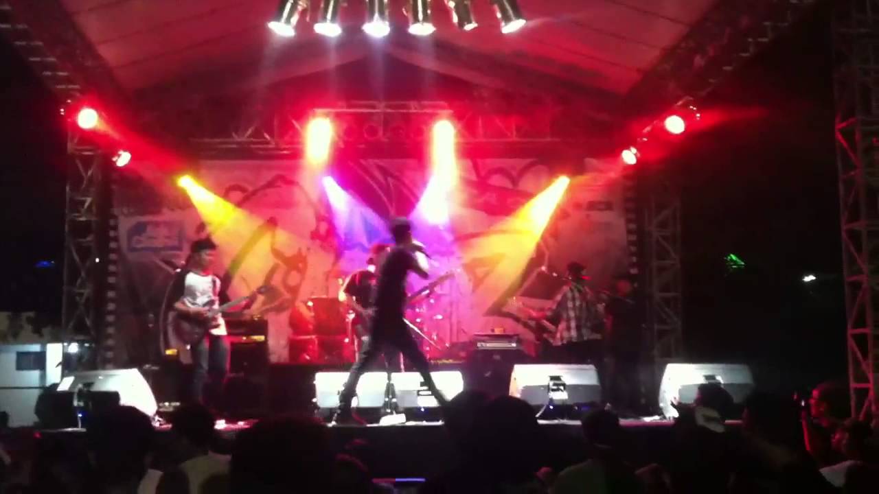 Noise Addict - We Are The Champions cover (Queen) at Jakcloth