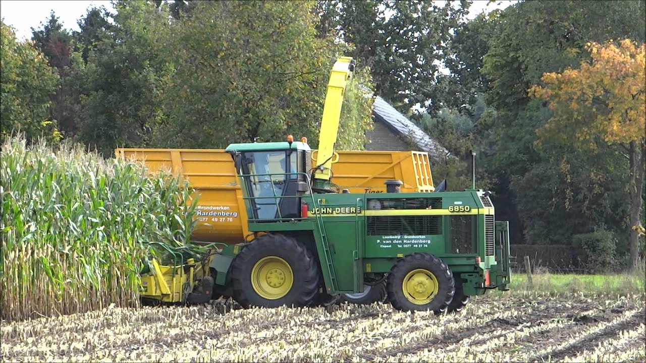 Mais hakselen | Marktveldweg in Uddel | John Deere 6850 | P. van den Hardenberg | NL | 2012.