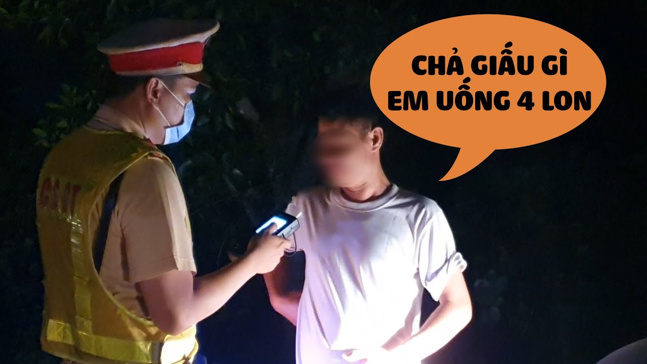 CSGT đo nồng độ cồn, tài xế cười: 
