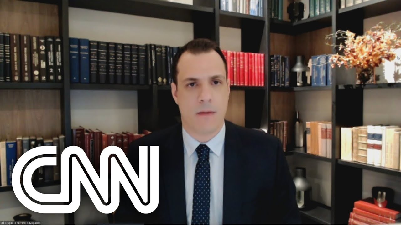 Advogado do PT explica a&ccedil;&atilde;o que pede inelegibilidade de Bolsonaro e filhos | CNN PRIME TIME
