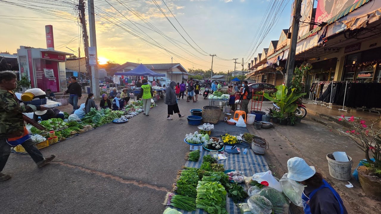ตลาดเช้าอำเภอปทุมราชวงศา อาหารอีสาน อาหารพื้นถิ่นตามฤดูกาล จังหวัดอำนาจเจริญ