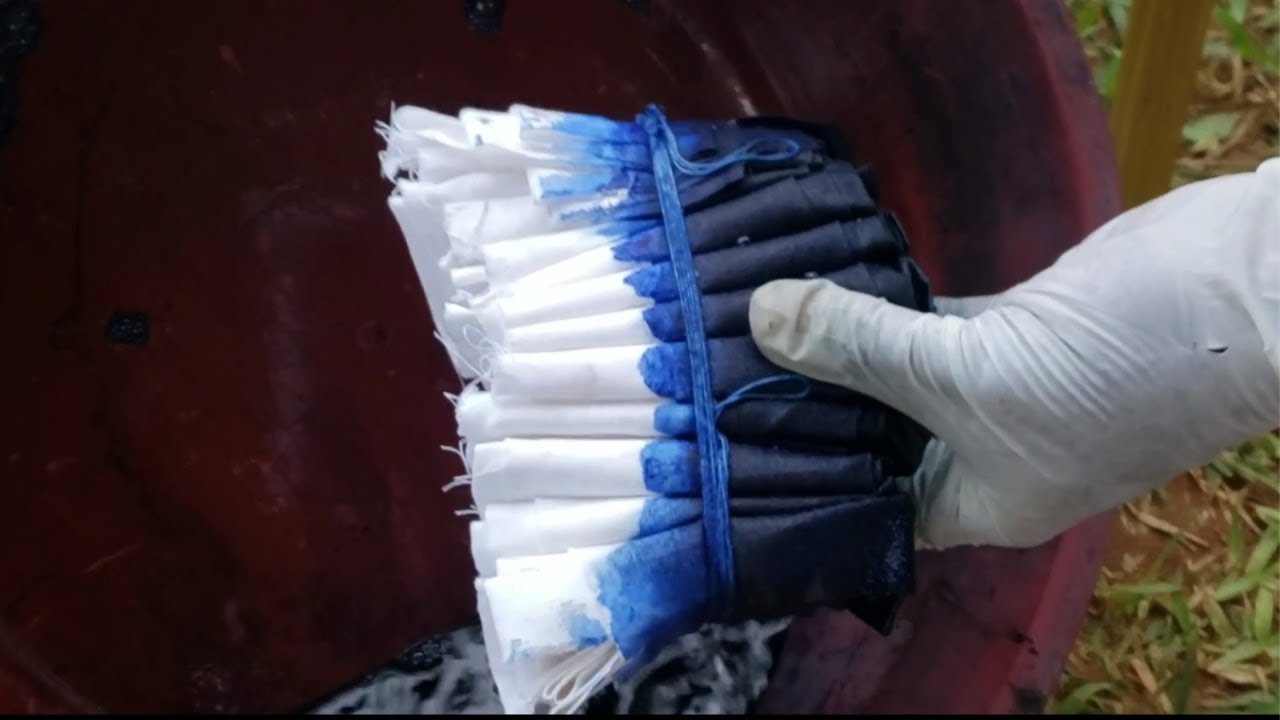 Shibori dyeing blue and brown  Box pattern  #shiboridyeing #tiedye #batikmaking