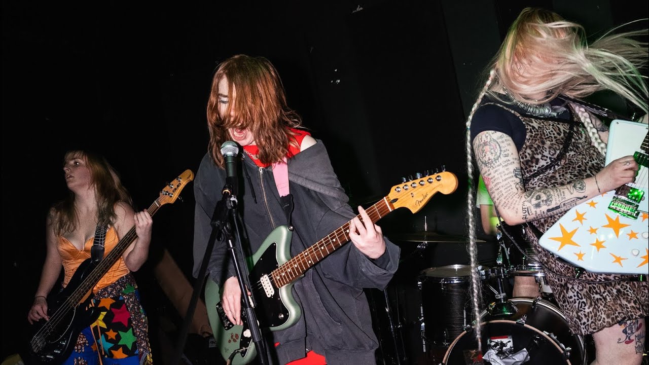 'Centipede' - Blondine Live @the croft, Bristol. 1/02/26
